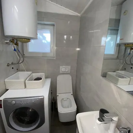 Sanja - With A Large Covered Terrace And Pool Appartement
