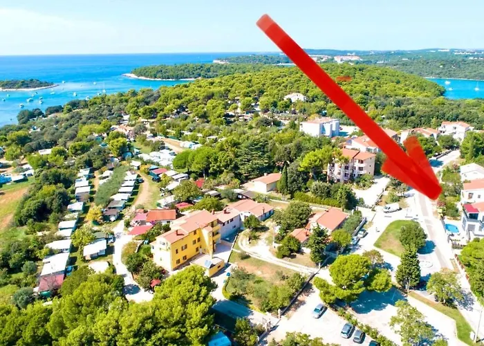 Διαμέρισμα Sanja - With A Large Covered Terrace And Pool