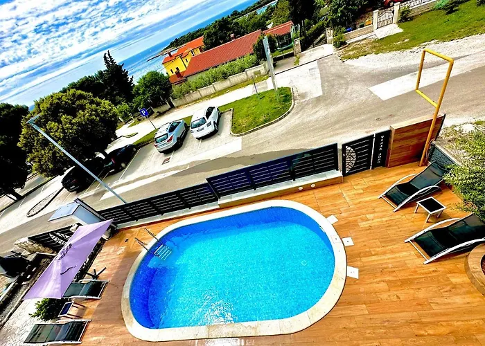 Διαμέρισμα Sanja - With A Large Covered Terrace And Pool *