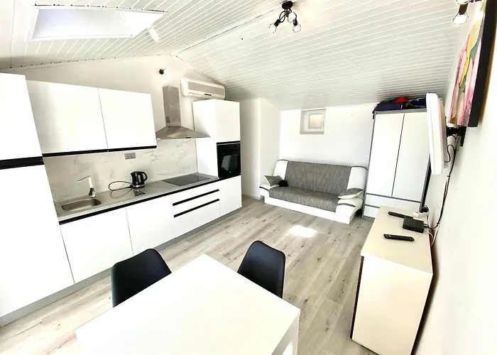 Sanja - With A Large Covered Terrace And Pool * Banjole