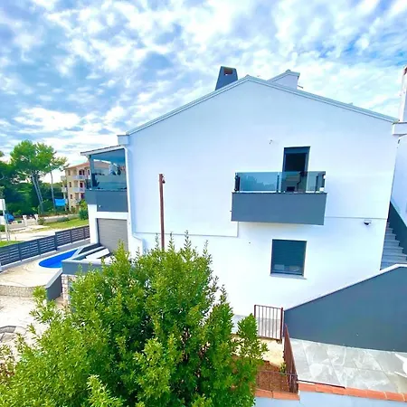 Sanja - With A Large Covered Terrace And Pool Apartment Banjole