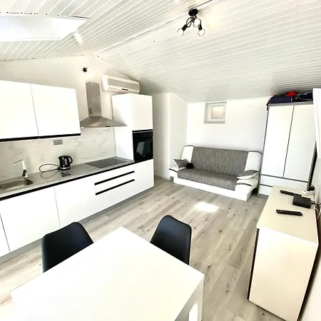 Sanja - With A Large Covered Terrace And Pool * Banjole